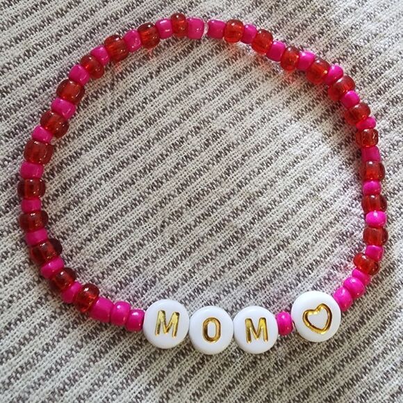 Custom MOM Beaded Bracelet - Picture 1 of 2